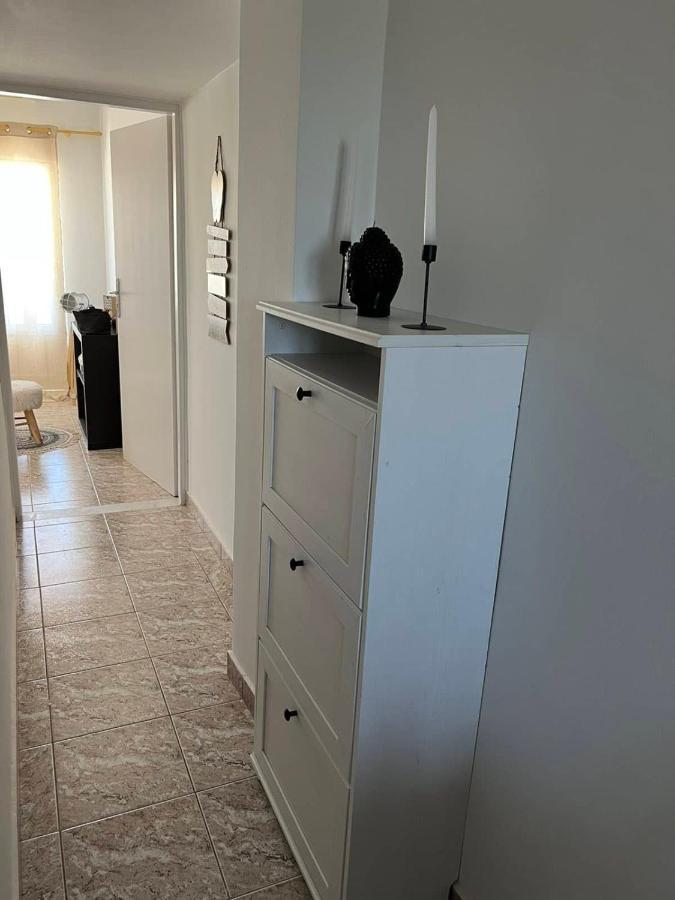 Beach Apartment Edem First Floor เปริโวลอส ภายนอก รูปภาพ