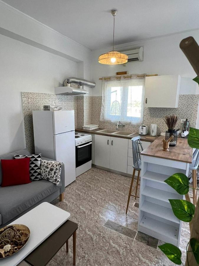 Beach Apartment Edem First Floor เปริโวลอส ภายนอก รูปภาพ
